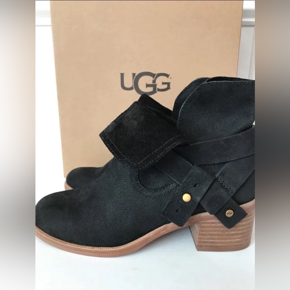 UGGS Elora Nubuck Leather Black Boots/Booties Size 8 Women’s